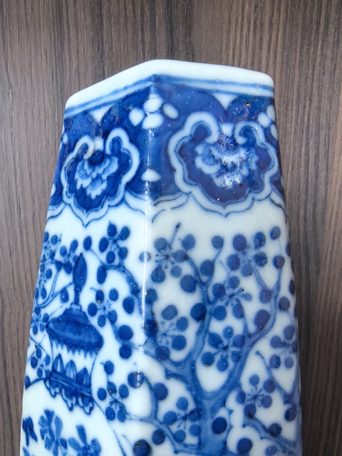 古玩陶瓷青花人物故事六方瓶真品鑒賞圖