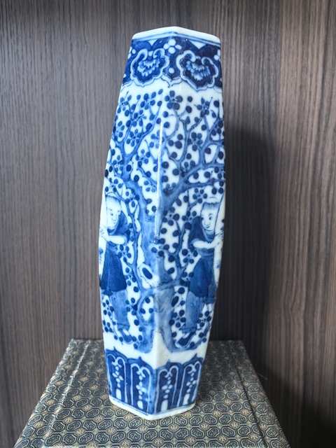 古玩陶瓷青花人物故事六方瓶真品鑒賞圖