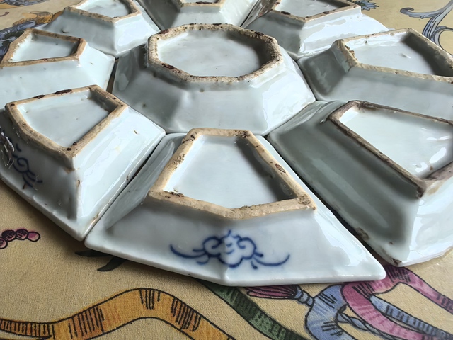 古玩陶瓷纏枝花卉紋青花九攢盤真品鑒賞圖