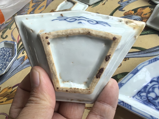 古玩陶瓷纏枝花卉紋青花九攢盤真品鑒賞圖
