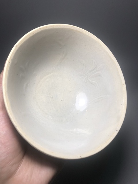 古玩陶瓷青白釉花卉紋碗真品鑒賞圖