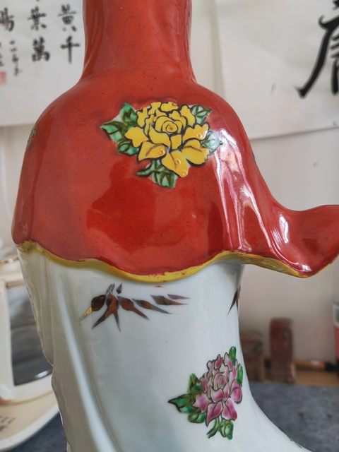 古玩陶瓷觀音塑像真品鑒賞圖