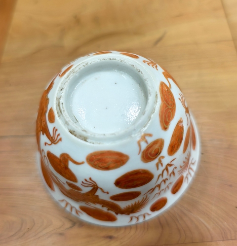 古玩陶瓷清晚期 礬紅龍紋蓋碗真品鑒賞圖