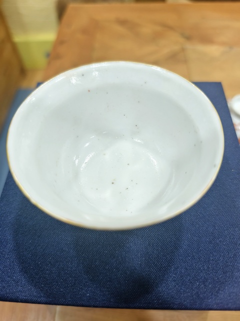 古玩陶瓷清晚期 礬紅龍紋蓋碗真品鑒賞圖