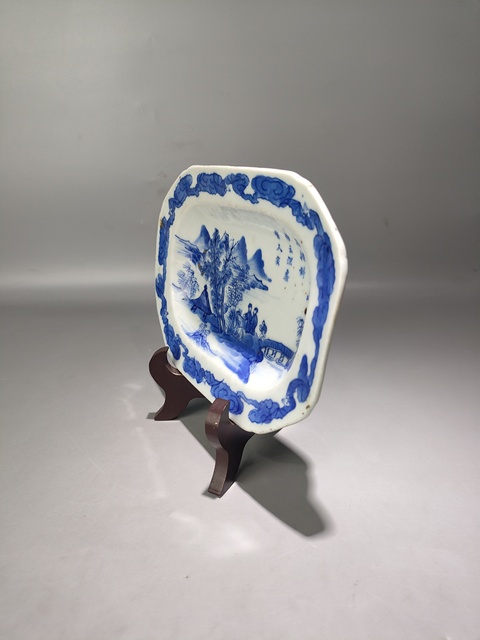 古玩陶瓷(精品茶盤)清·道光·人物山水青花詩紋·茶盤拍賣,當前價格1316元