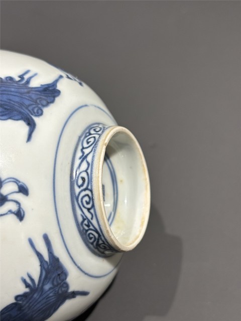 古玩陶瓷仕女嬰戲紋青花碗真品鑒賞圖