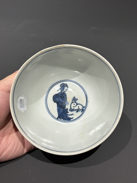 古玩陶瓷仕女嬰戲紋青花碗真品鑒賞圖
