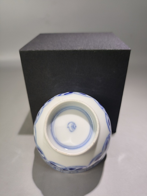古玩陶瓷花卉紋青花杯真品鑒賞圖