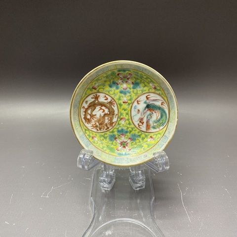 古玩陶瓷龍鳳紋青花粉彩盤真品鑒賞圖