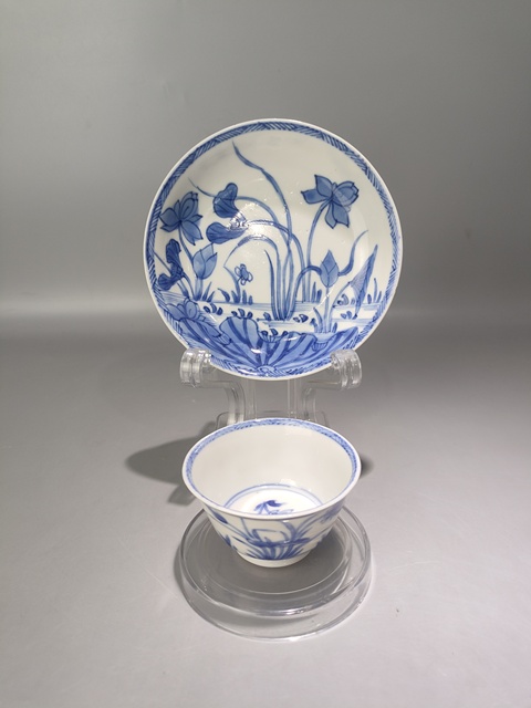 古玩陶瓷花卉紋青花杯盤真品鑒賞圖