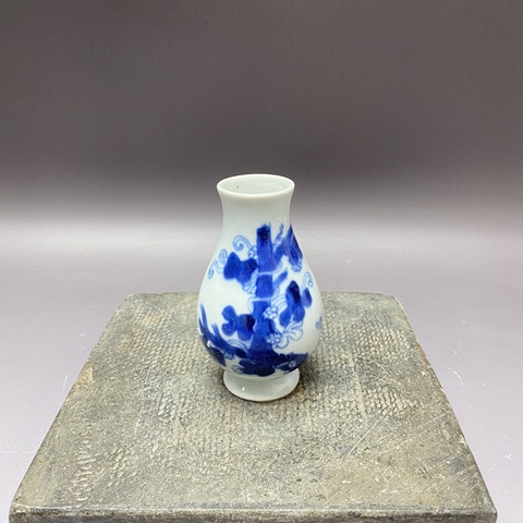 古玩陶瓷青花瓶真品鑒賞圖