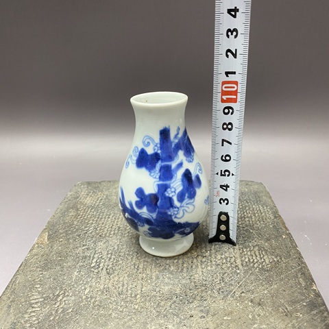 古玩陶瓷青花瓶真品鑒賞圖
