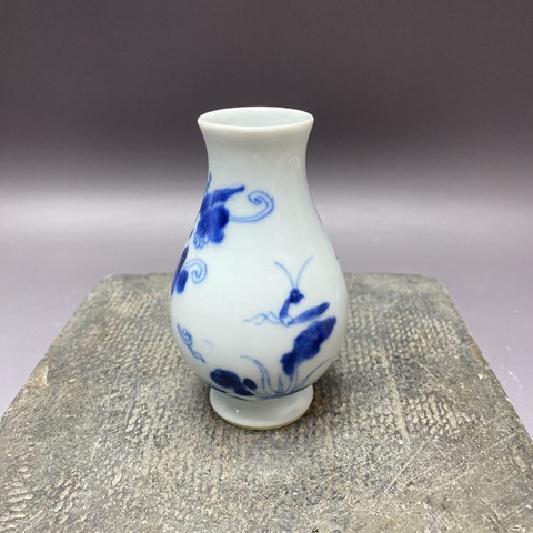 古玩陶瓷青花瓶真品鑒賞圖