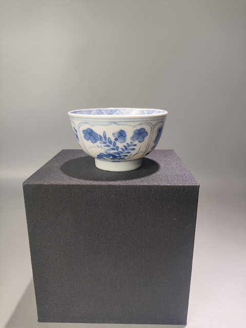 古玩陶瓷青花杯真品鑒賞圖