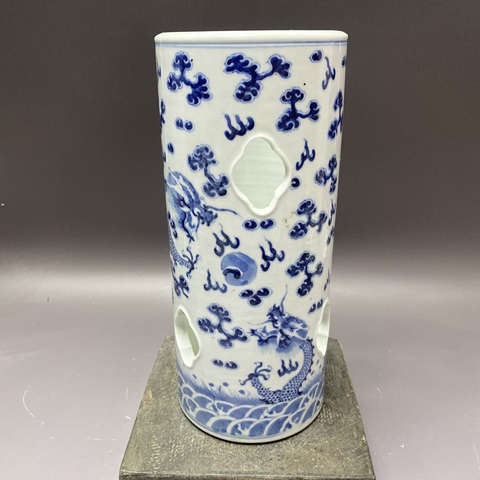 古玩陶瓷龍紋青花帽筒真品鑒賞圖