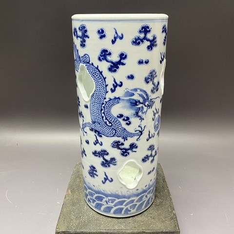 古玩陶瓷龍紋青花帽筒真品鑒賞圖