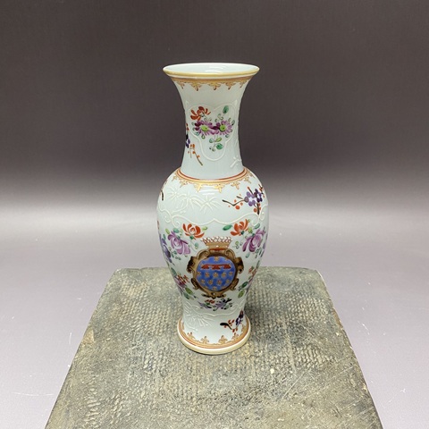 古玩陶瓷花卉紋撇口瓶真品鑒賞圖