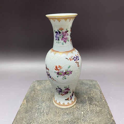 古玩陶瓷花卉紋撇口瓶真品鑒賞圖