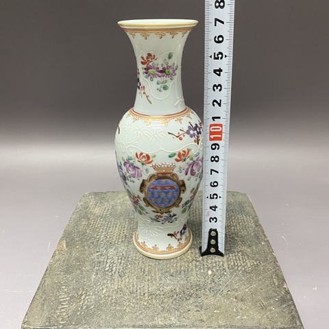 古玩陶瓷花卉紋撇口瓶真品鑒賞圖