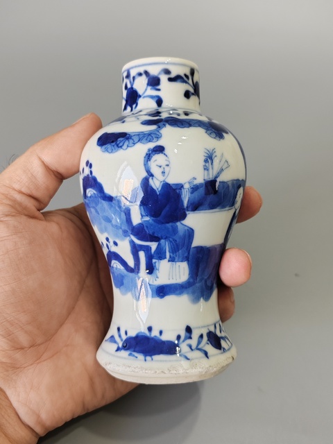 古玩陶瓷青花人物蓋瓶真品鑒賞圖