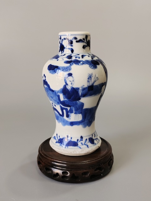 古玩陶瓷青花人物蓋瓶真品鑒賞圖