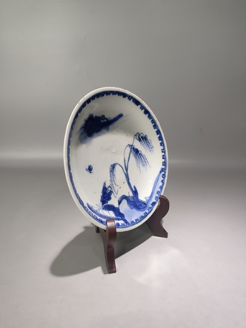 古玩陶瓷山水人行舟柳青花盤真品鑒賞圖