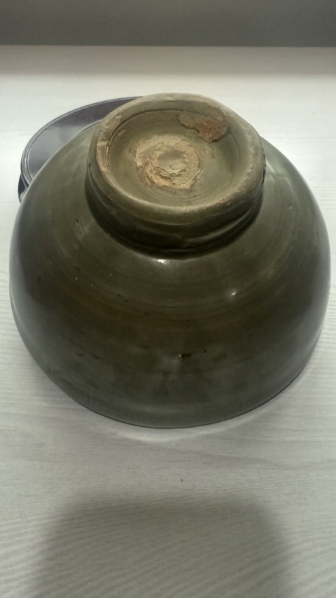 古玩陶瓷龍泉青瓷花卉紋碗拍賣，當(dāng)前價格2580元