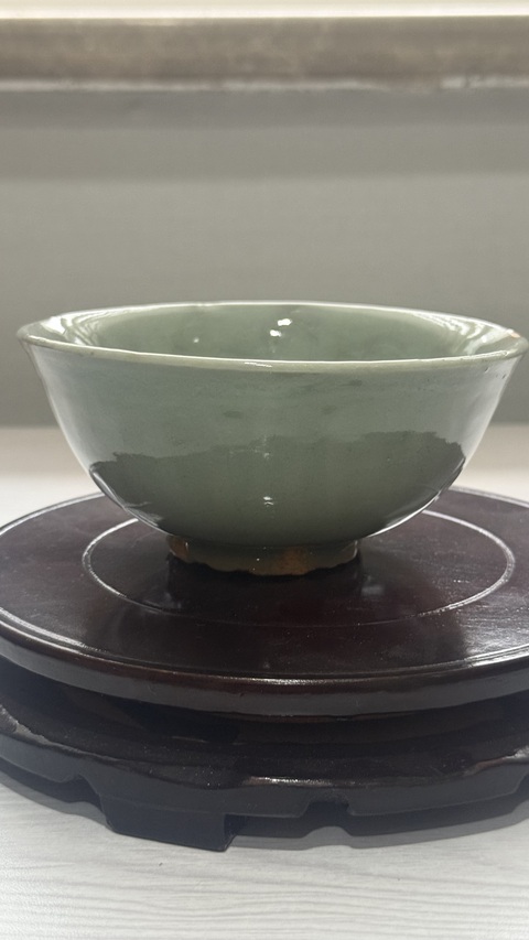 古玩陶瓷明代青釉碗真品鑒賞圖