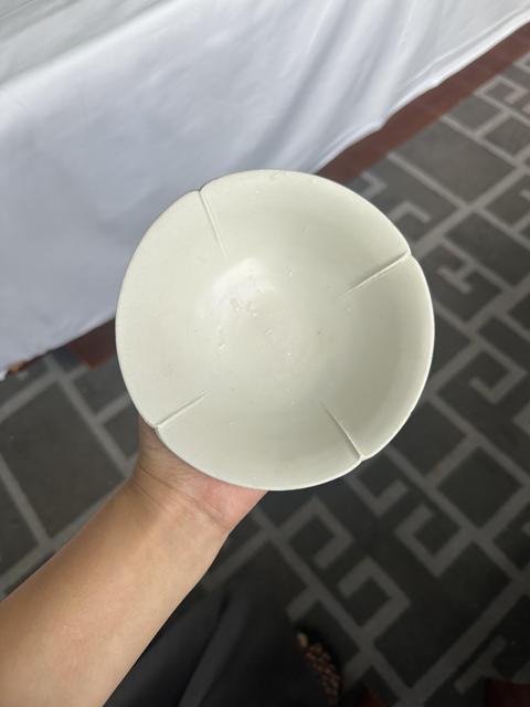 古玩陶瓷邢窯白瓷出筋葵口碗真品鑒賞圖