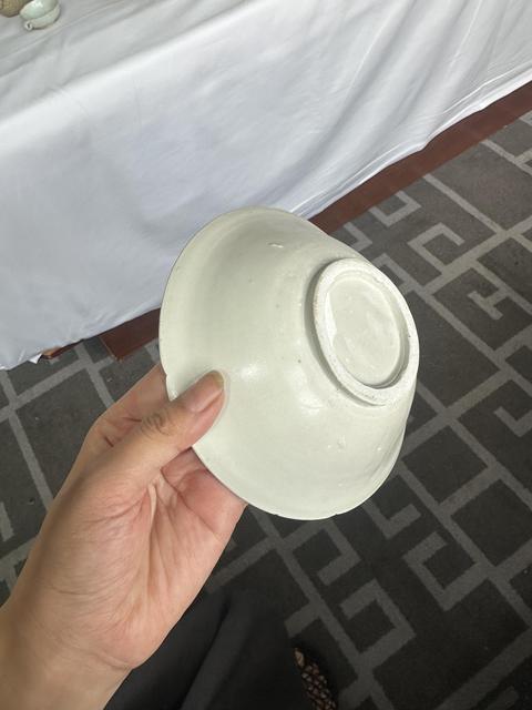 古玩陶瓷邢窯白瓷出筋葵口碗真品鑒賞圖