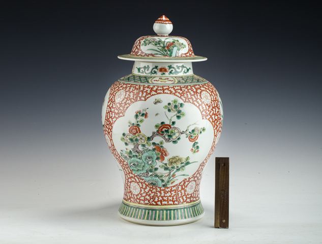 古玩陶瓷清晚·五彩開窗花蝶紋將軍罐真品鑒賞圖