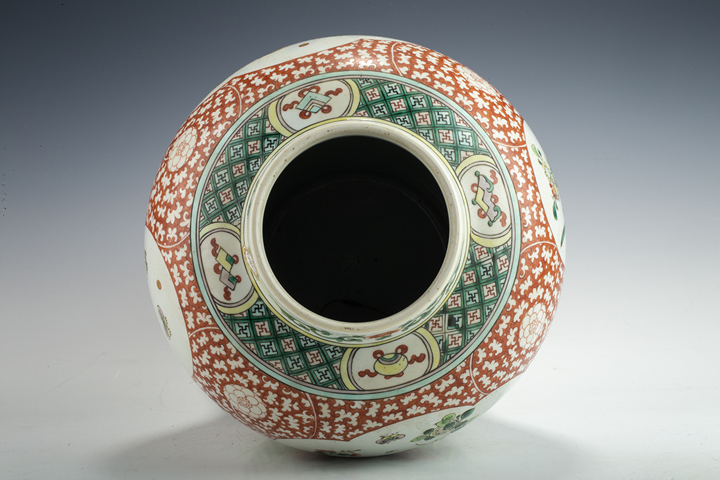 古玩陶瓷清晚·五彩開窗花蝶紋將軍罐真品鑒賞圖