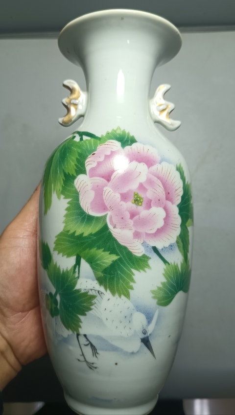 古玩陶瓷竹絲刷花花鳥紋雙耳撇口瓶真品鑒賞圖