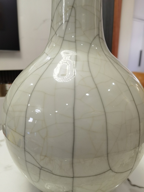 古玩陶瓷官釉天球瓶真品鑒賞圖