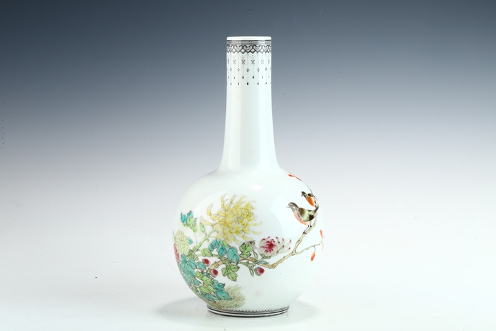 古玩陶瓷創匯·粉彩花鳥紋天球瓶拍賣，當前價格2369元