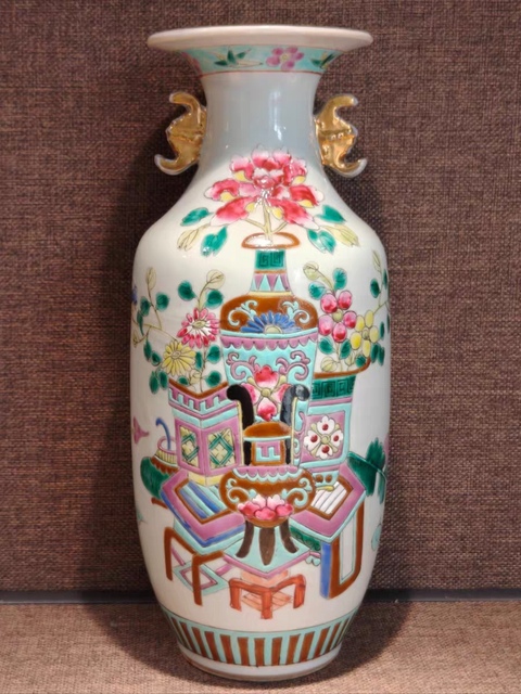 古玩陶瓷博古圖粉彩雙福耳撇口瓶真品鑒賞圖