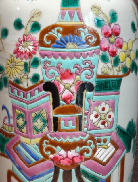 古玩陶瓷博古圖粉彩雙福耳撇口瓶真品鑒賞圖