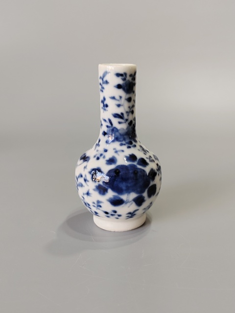 古玩陶瓷青花花鳥(niǎo)紋小天球瓶真品鑒賞圖