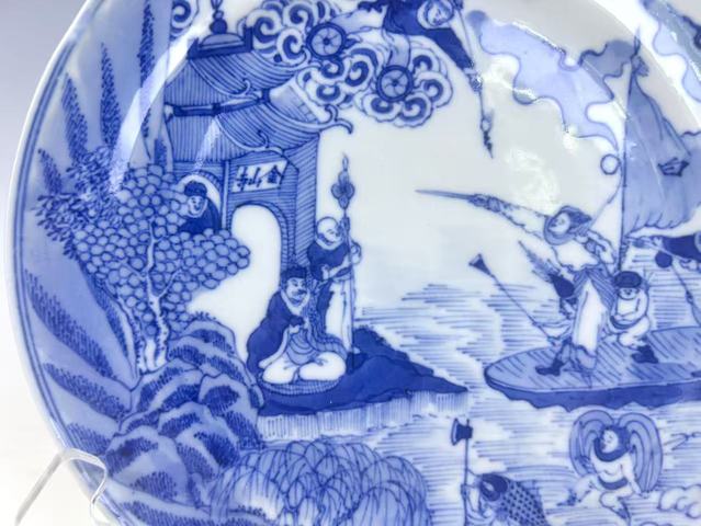 古玩陶瓷清晚期·青花白娘子水漫金山寺故事盤真品鑒賞圖