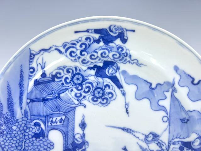 古玩陶瓷清晚期·青花白娘子水漫金山寺故事盤真品鑒賞圖