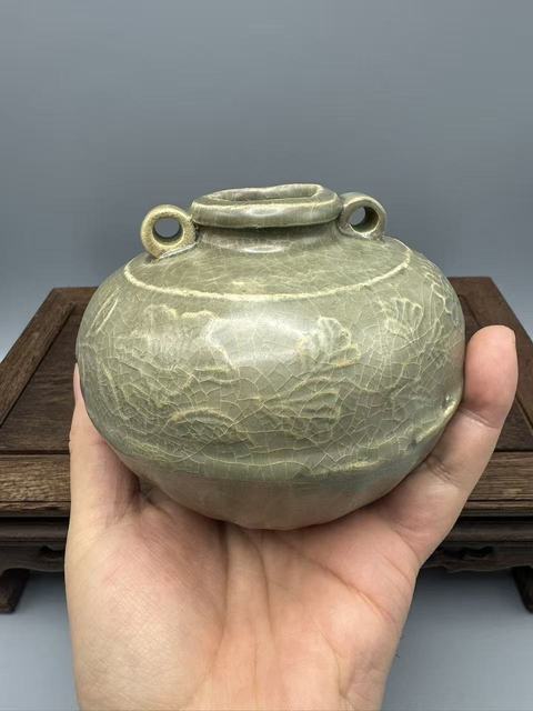 古玩陶瓷龍泉青釉印花水盂真品鑒賞圖