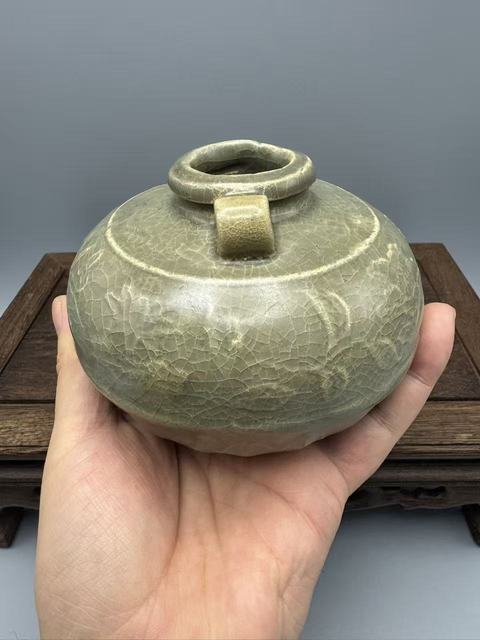 古玩陶瓷龍泉青釉印花水盂真品鑒賞圖