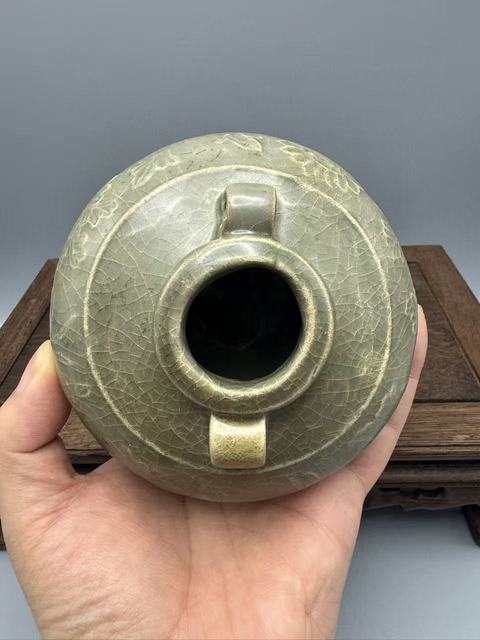 古玩陶瓷龍泉青釉印花水盂真品鑒賞圖