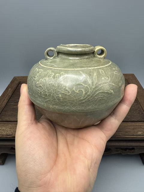 古玩陶瓷龍泉青釉印花水盂真品鑒賞圖