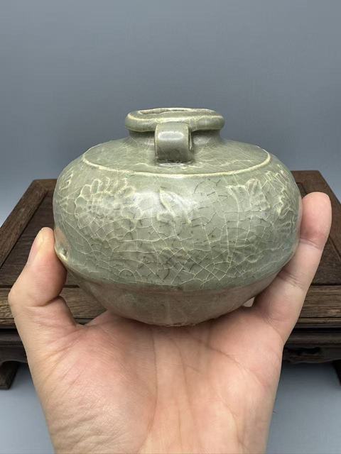 古玩陶瓷龍泉青釉印花水盂真品鑒賞圖