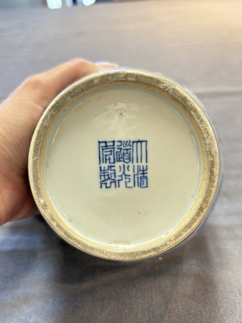 古玩陶瓷民國 斗彩團(tuán)花罐真品鑒賞圖