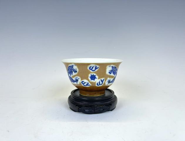 古玩陶瓷清末民初·外紫金釉青花貼畫(huà)雙龍趕珠碗真品鑒賞圖