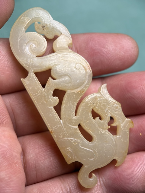 古玩玉器西漢白玉紅沁龍佩真品鑒賞圖