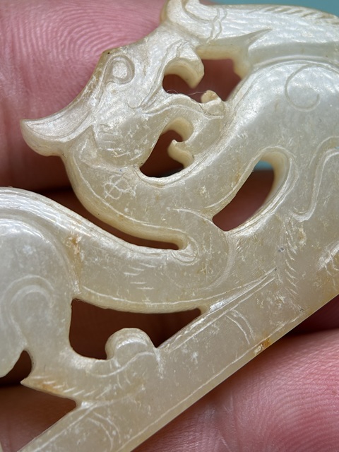 古玩玉器西漢白玉紅沁龍佩真品鑒賞圖