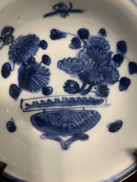 古玩陶瓷晚明青花花籃盤真品鑒賞圖